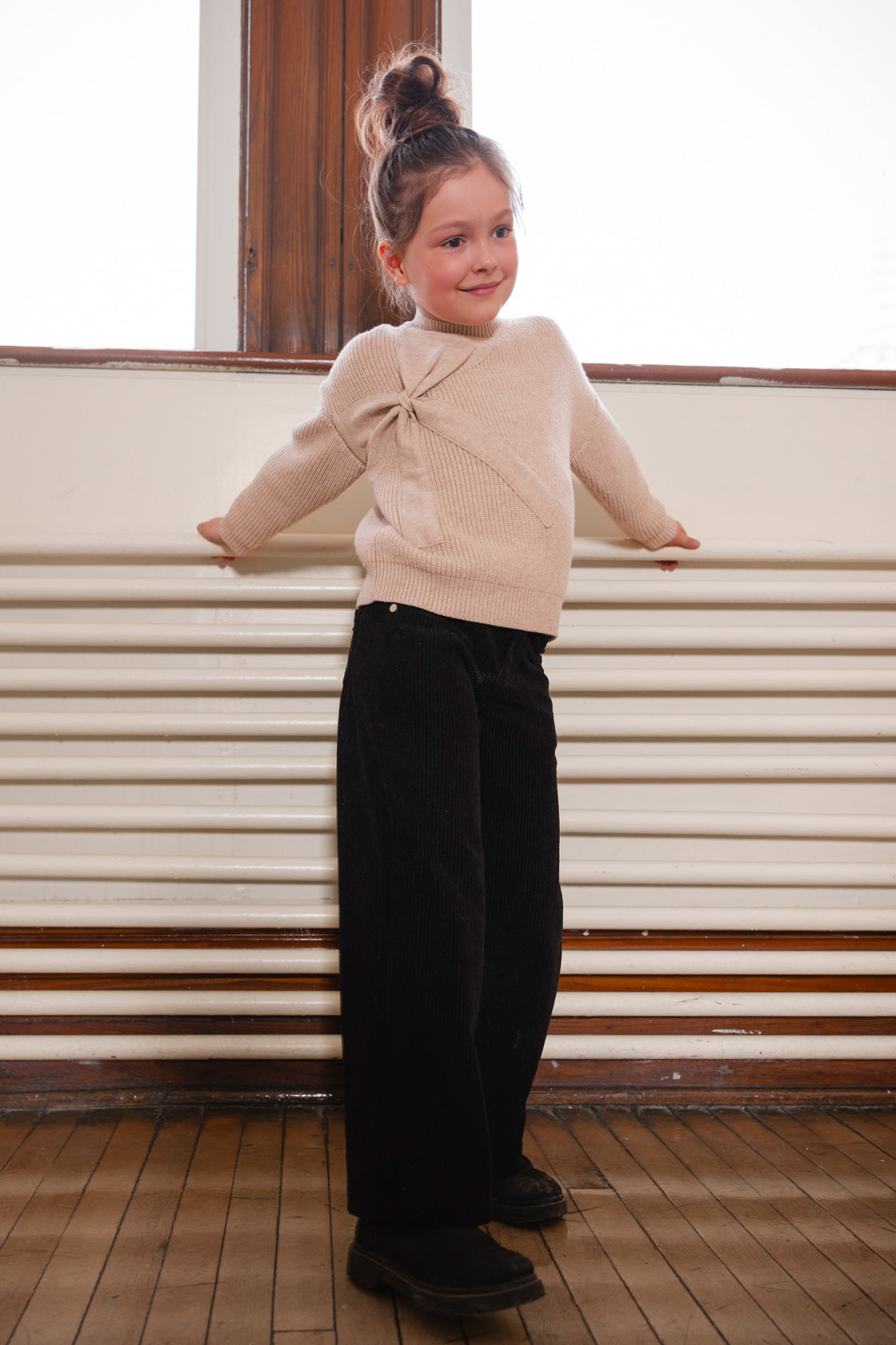 Sweater With Bow Beige-1