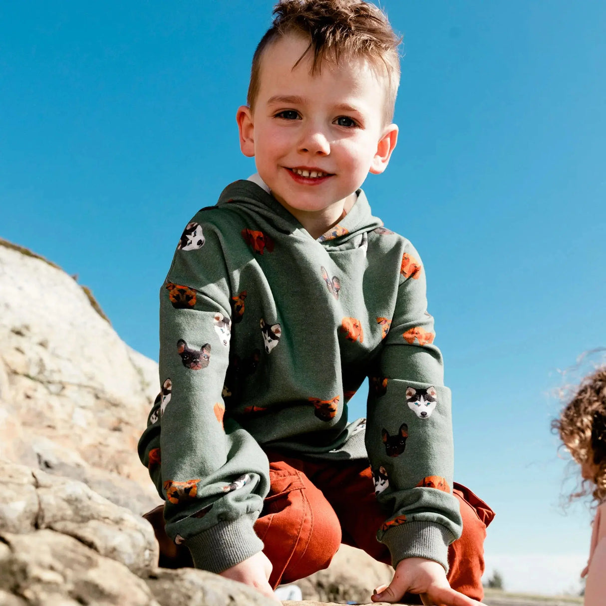 Hooded Fleece Top With Printed Dogs | DEUX PAR DEUX - Jenni Kidz