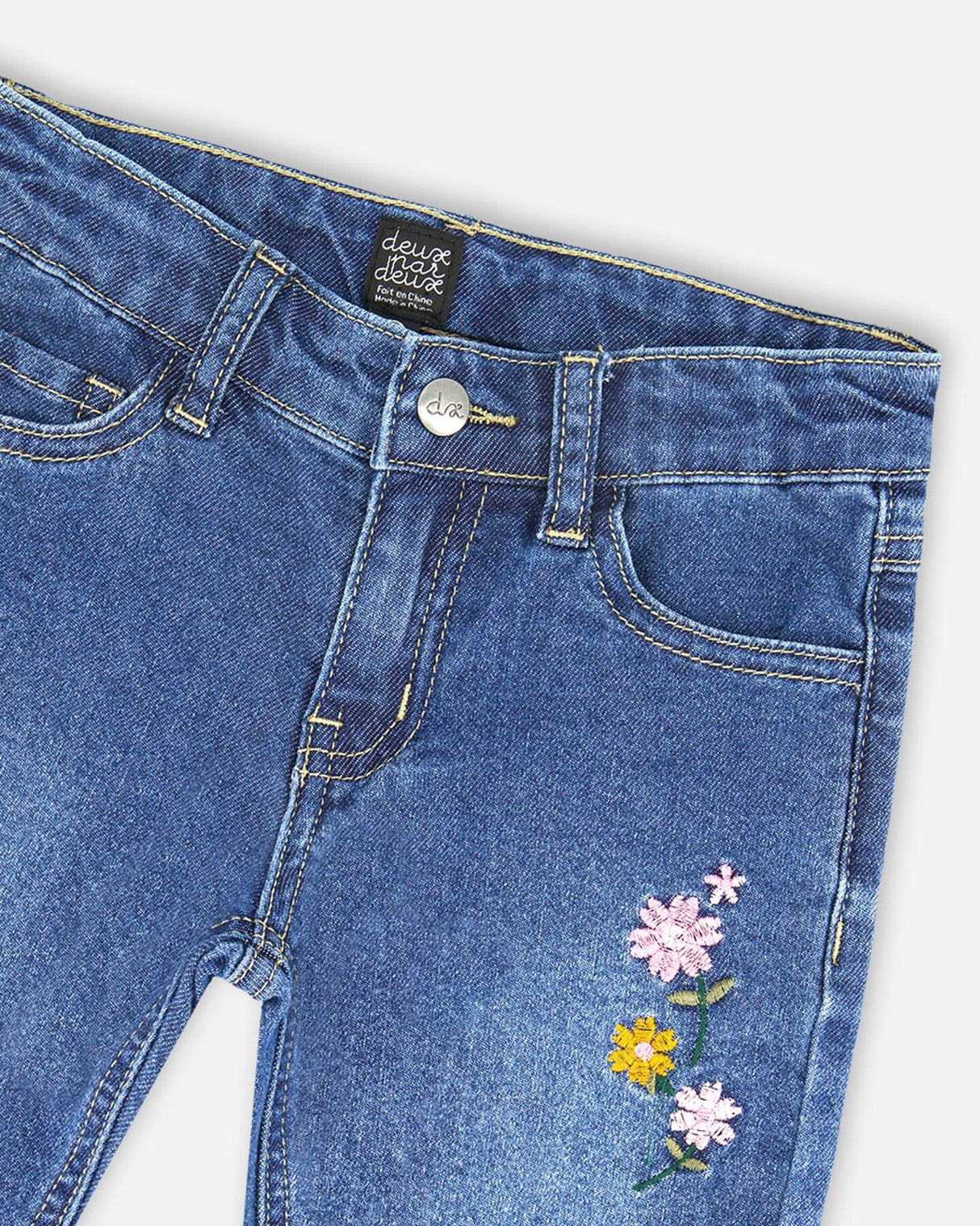 Jeans Blue Denim With Frayed Hems And Floral Embroideries-4