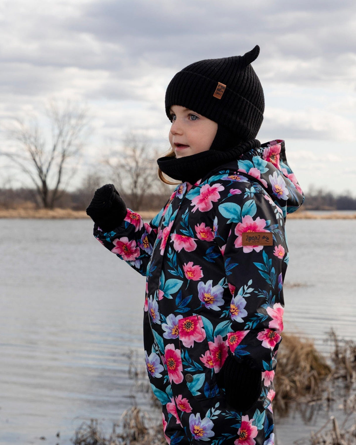 Baby Knit Mittens With Cord Black-1