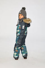 Child wearing the Deux par Deux blue bear print DISCOVER one-piece snowsuit, lookbook photo 3