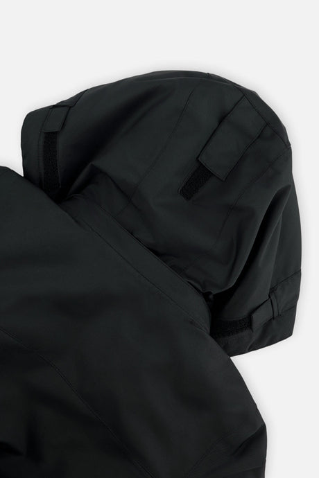 Deux par Deux kids' Teknik one-piece snowsuit in black – hood close-up