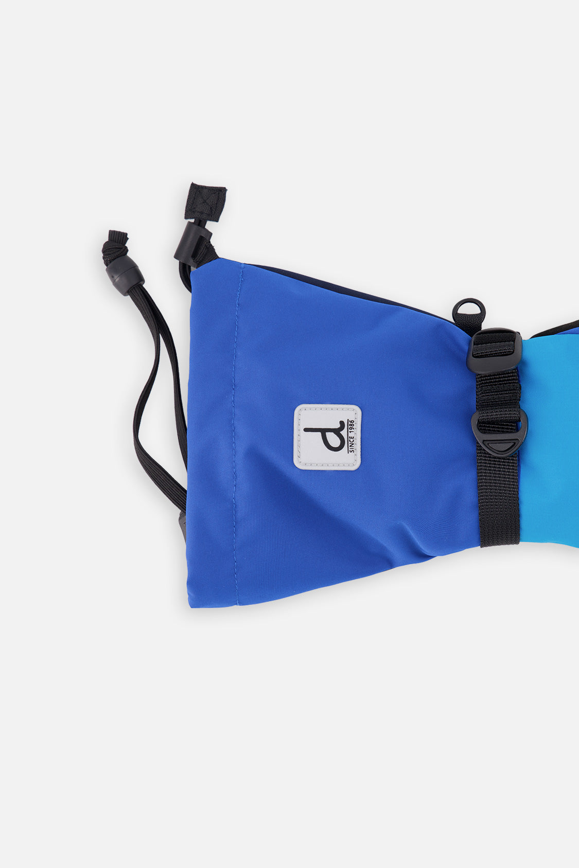 Deux par Deux Teknik kids' mittens in dark blue – cuff and wrist strap detail