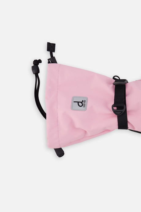 Deux par Deux Teknik kids' mittens in light pink – cuff and wrist strap detail