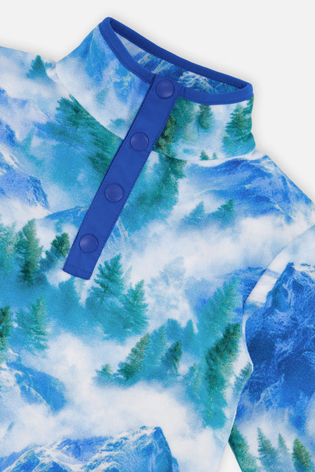 Deux par Deux boys' plush fleece snap-front pullover in blue mountain print – close-up of the stand collar and snap placket