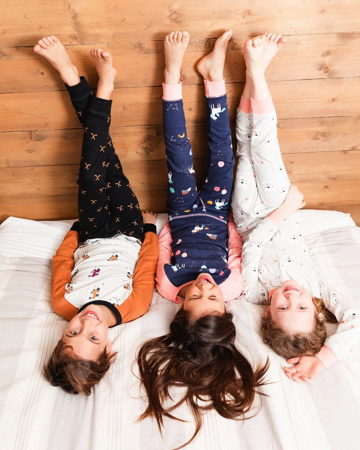 Organic Cotton Long Sleeve Two Piece Printed Unicorns Pajama Navy | Deux par Deux | Jenni Kidz