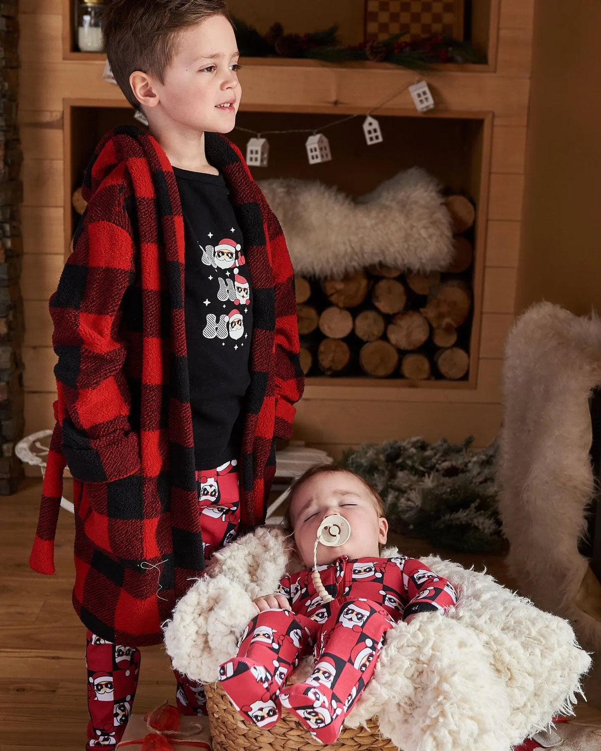 Organic Cotton Two Piece Pajama Set Red Printed Santa | Deux par Deux | Jenni Kidz