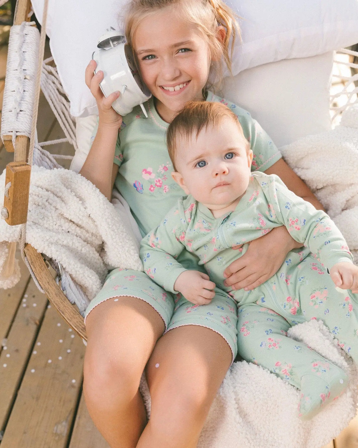 Printed Organic Cotton One-Piece Pajama Small Pink And Blue Flowers On Light Sage | Deux par Deux | Jenni Kidz