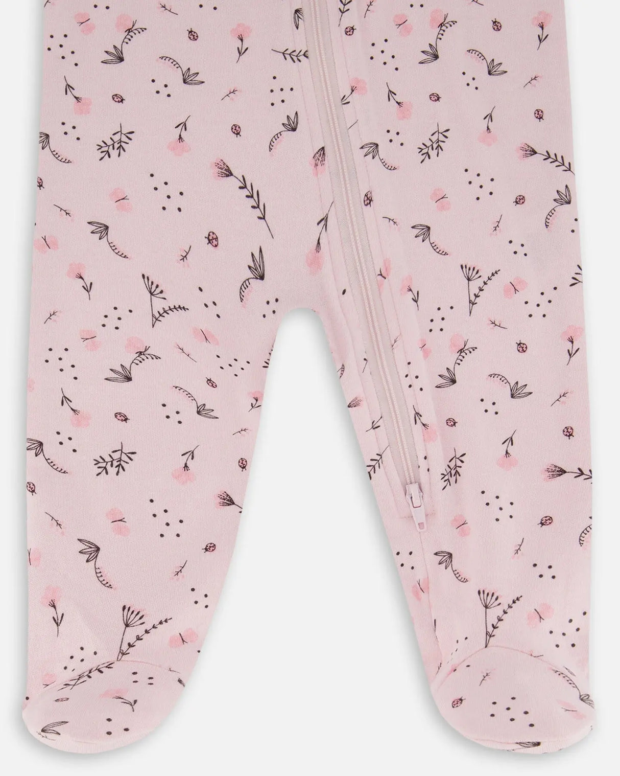 Printed Organic Cotton One-Piece Pajama Small Pink Flowers On Pale Pink Background | Deux par Deux | Jenni Kidz