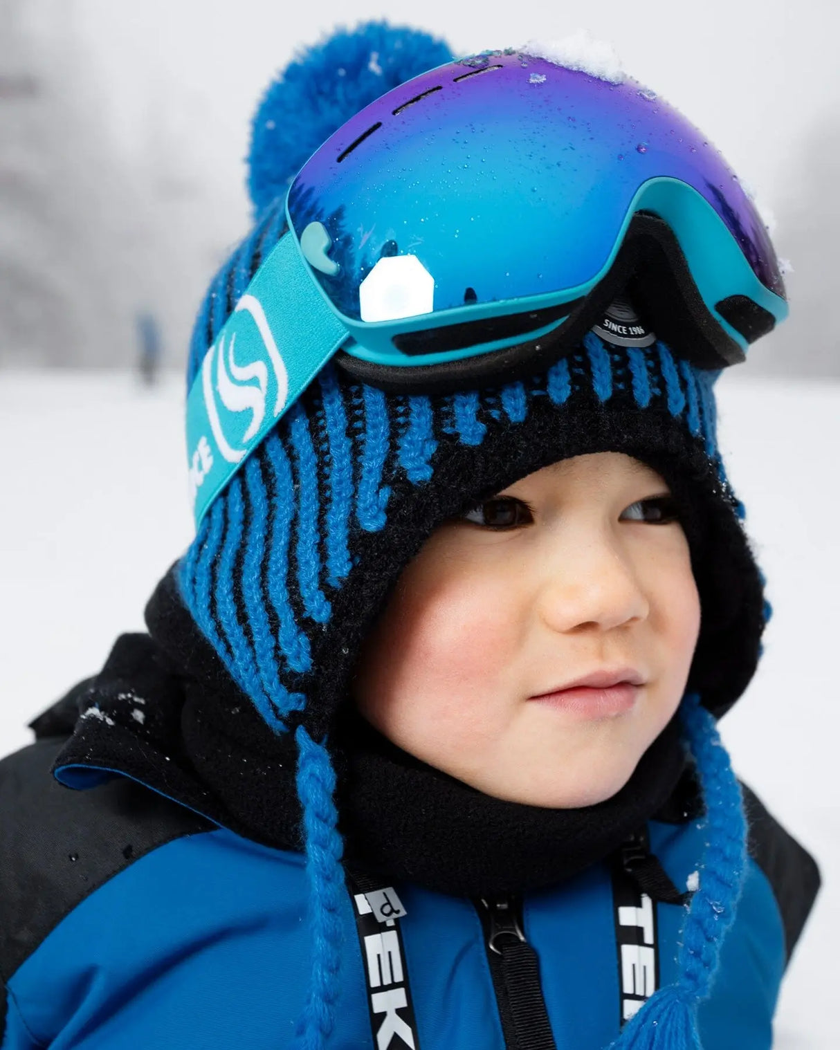 Winter Peruvian Knit Hat With Pompom And Lining Black And Blue | Deux par Deux | Jenni Kidz